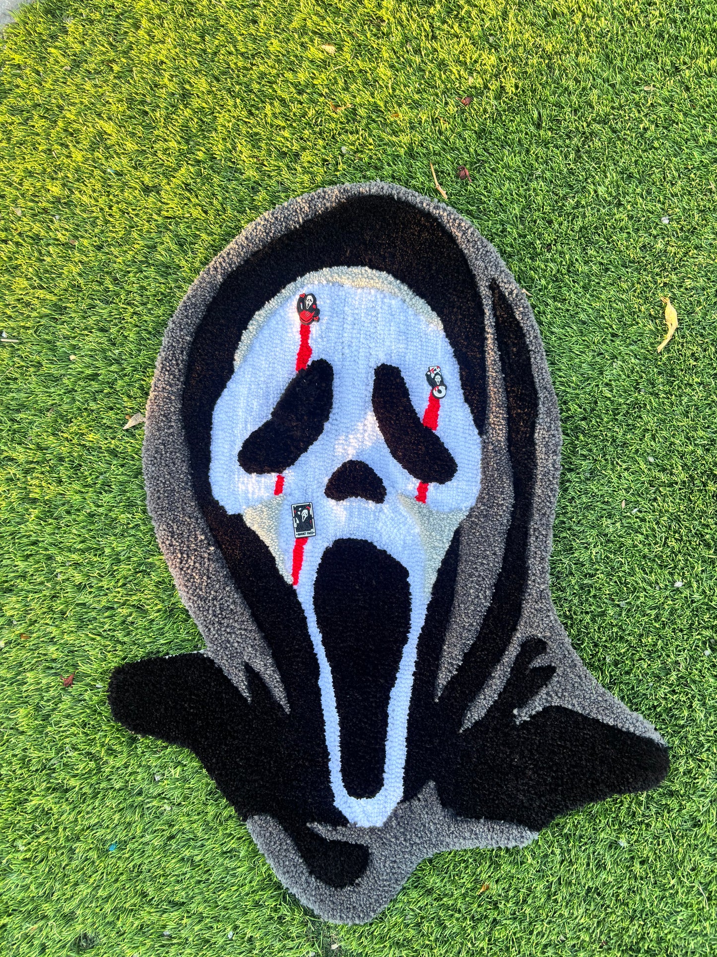 3FT TUFFTED GHOST RUG 2.O